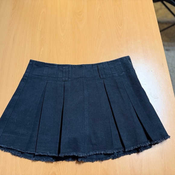 Black Skater Mini Skirt with Pleats - Picture 3 of 7